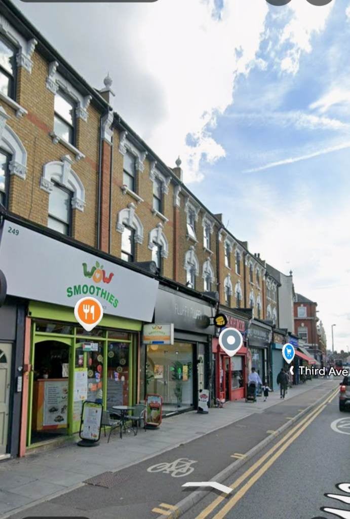 Room Hoe Street in Greater London