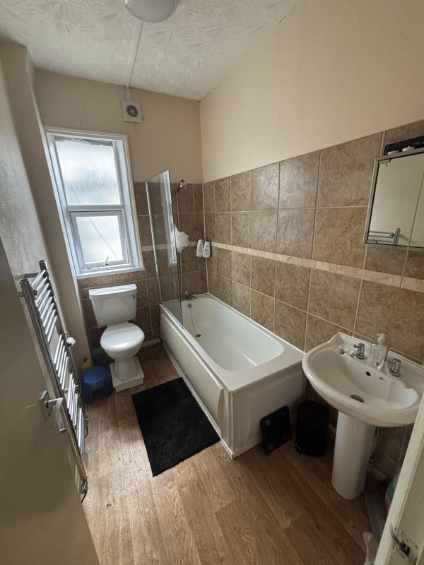 Flat Claude Road in Cardiff