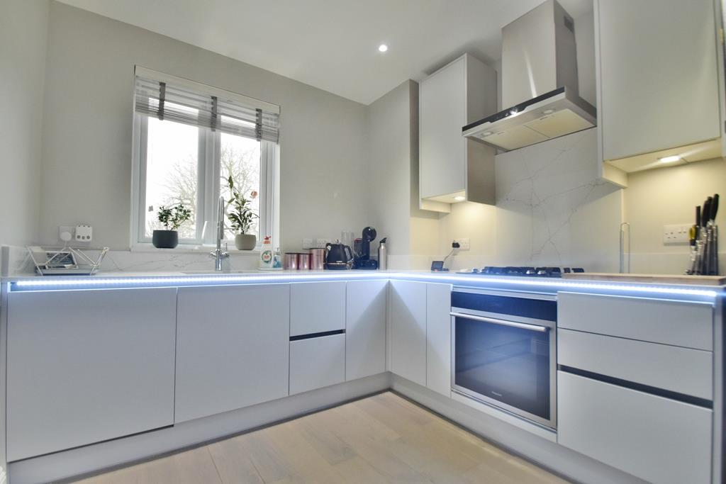 Flat Harefield Road in Greater London