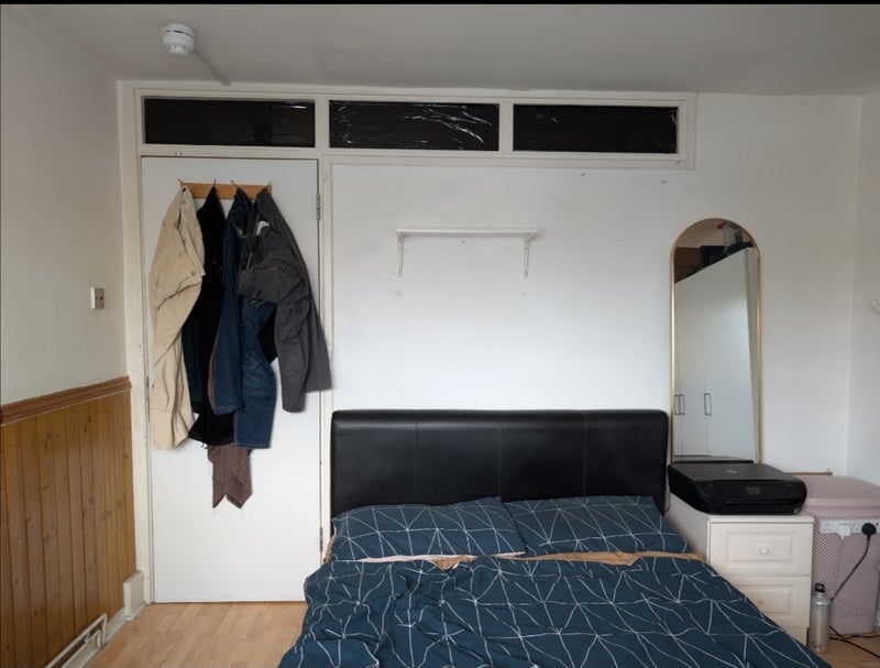 House Worthing Close in Greater London