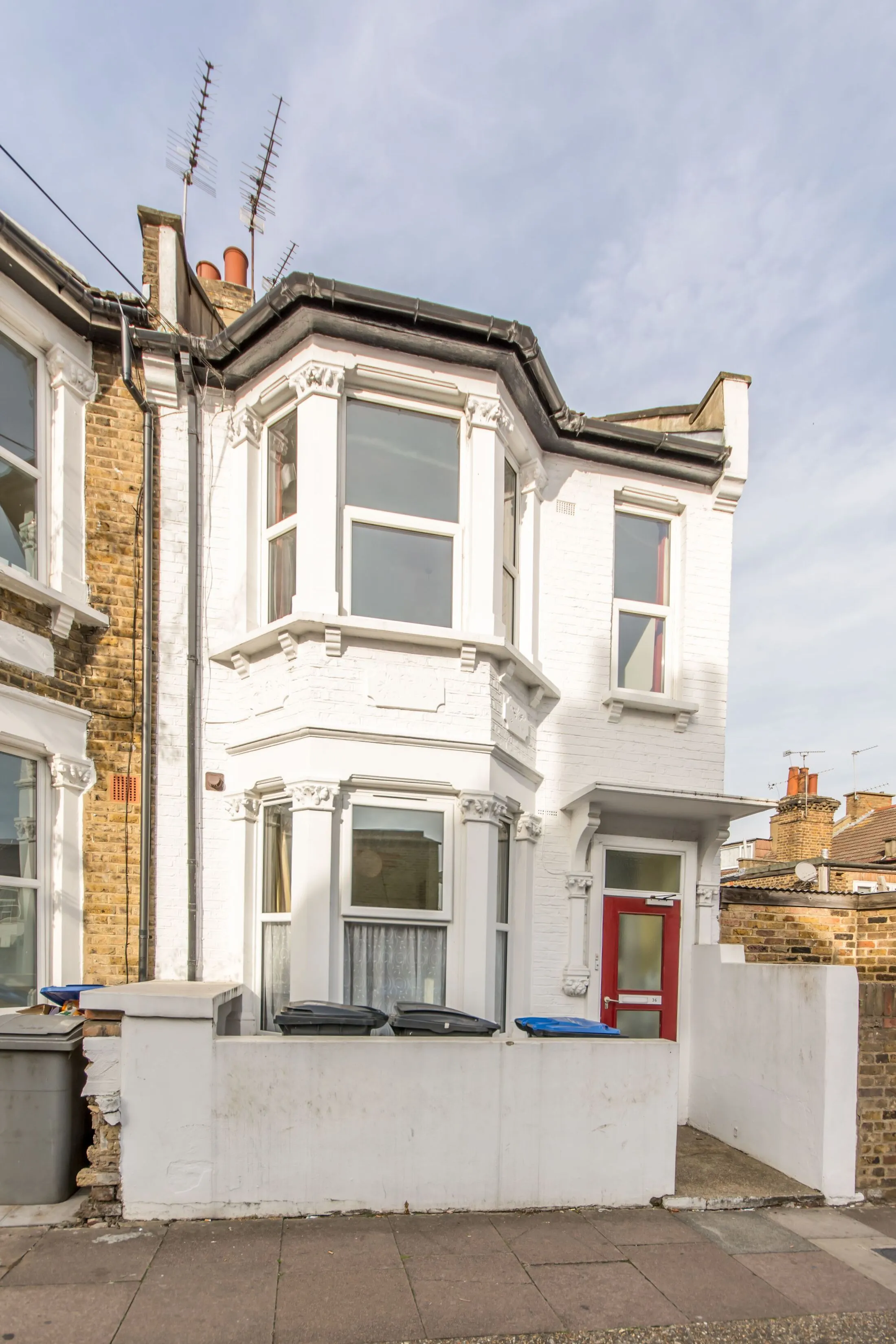 Flat Bolton Road in Greater London