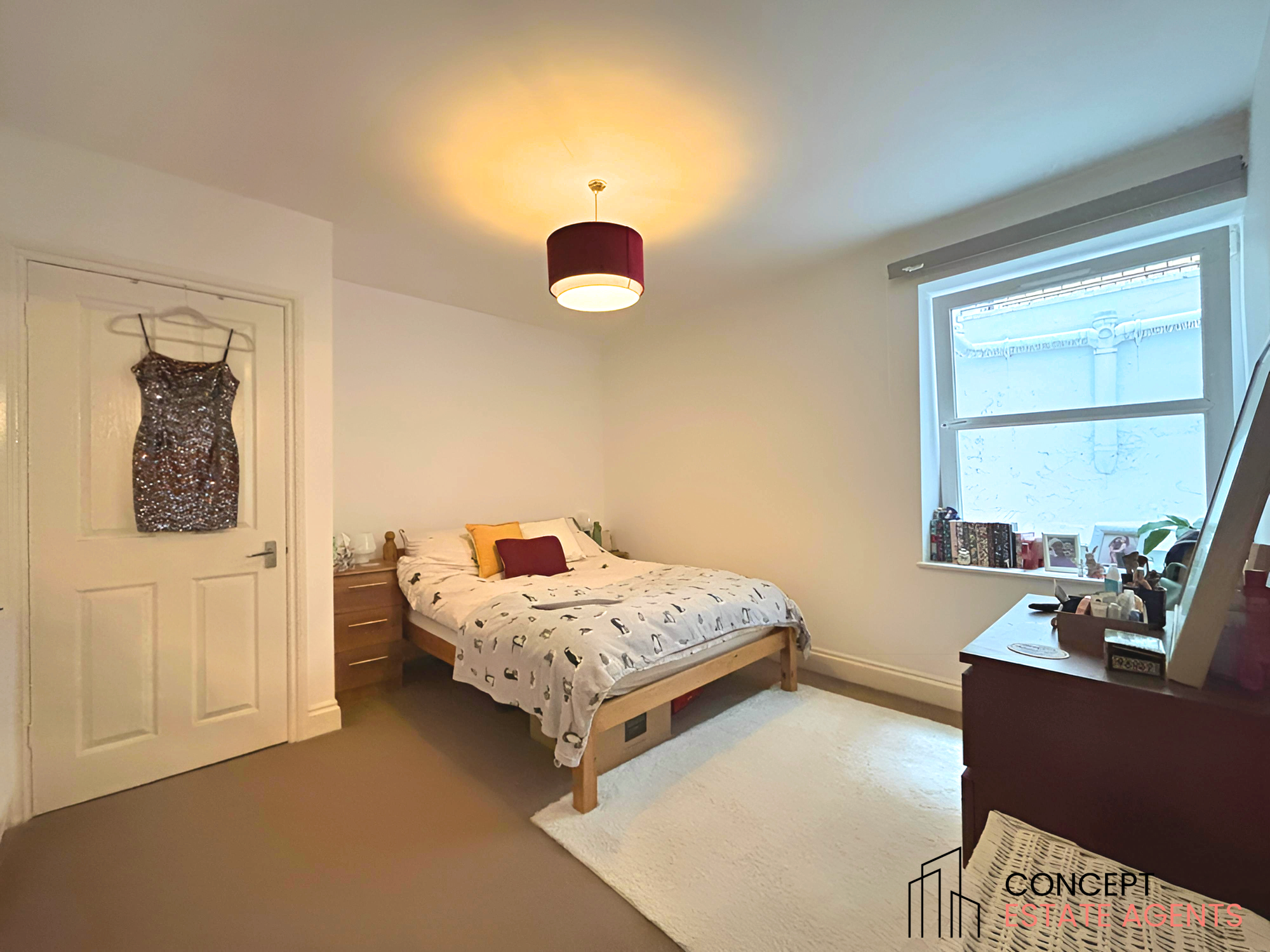 Flat Tooting Bec Road in Greater London
