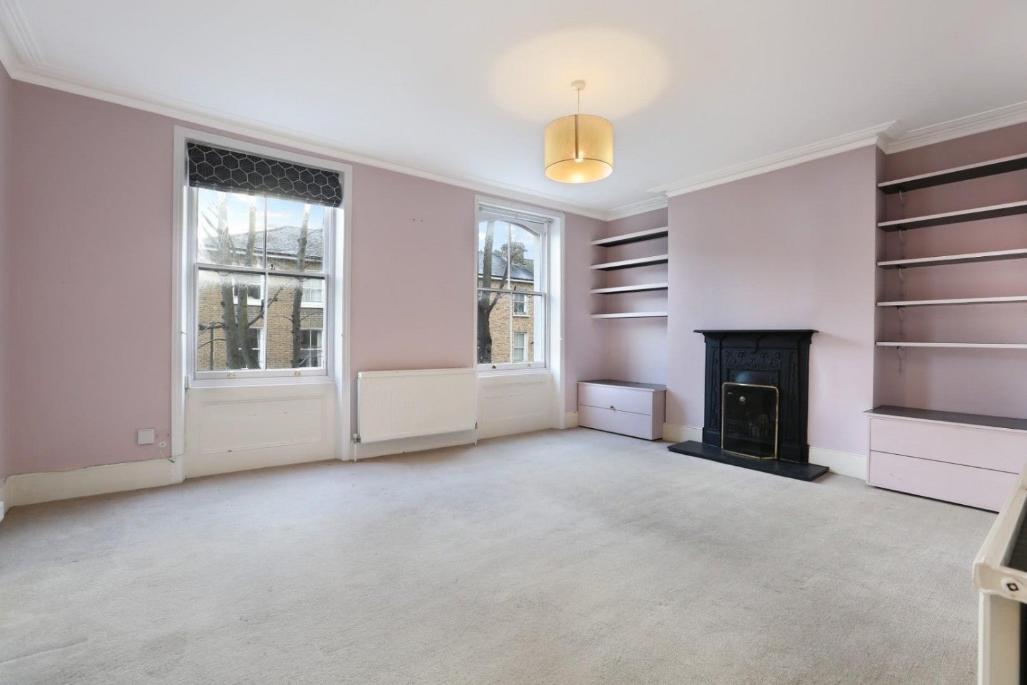 Flat Eastlake Road in Greater London