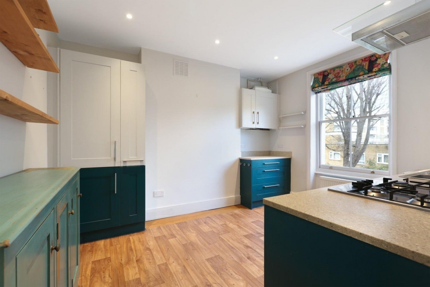 Flat Eastlake Road in Greater London