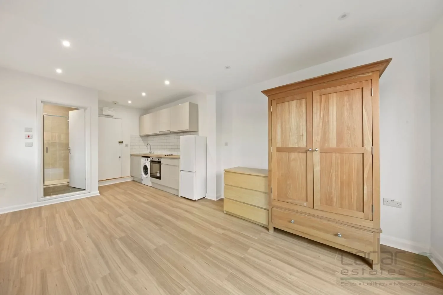 Flat Yewfield Road in Greater London