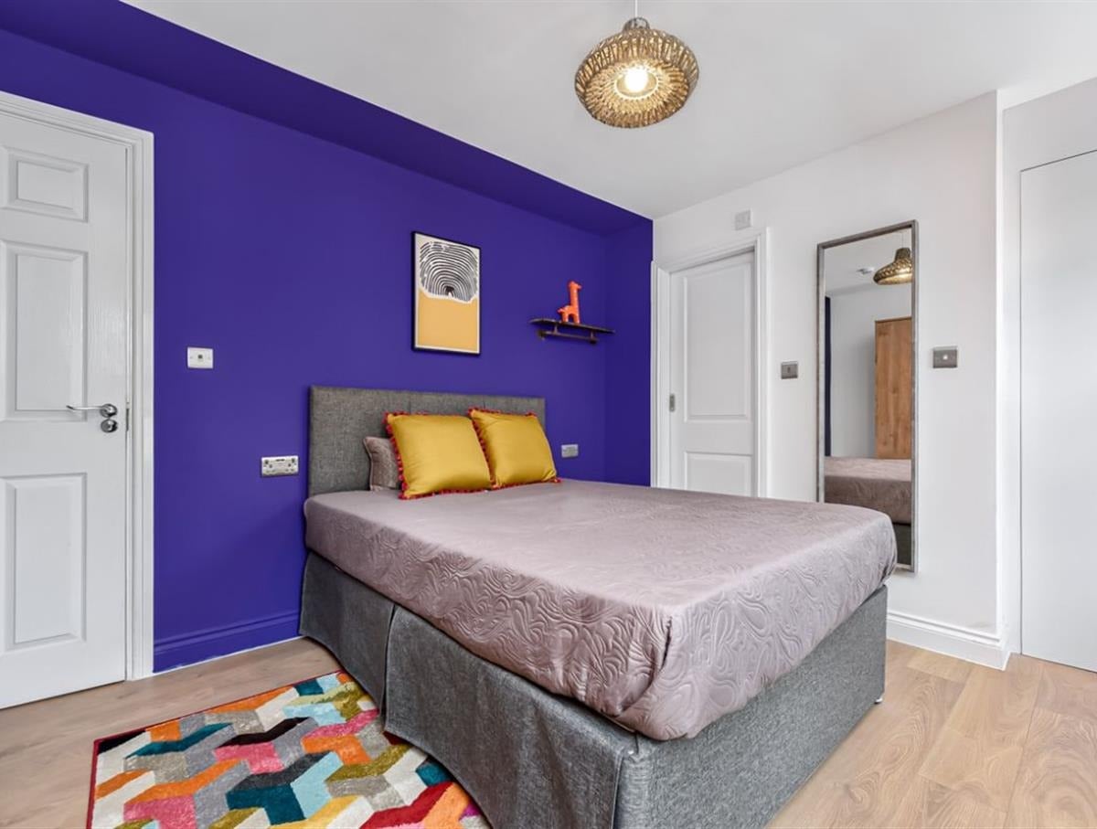 Flat Wingmore Road in Greater London