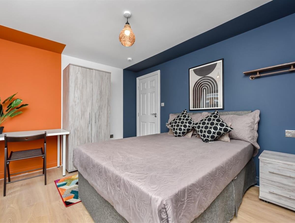Flat Wingmore Road in Greater London