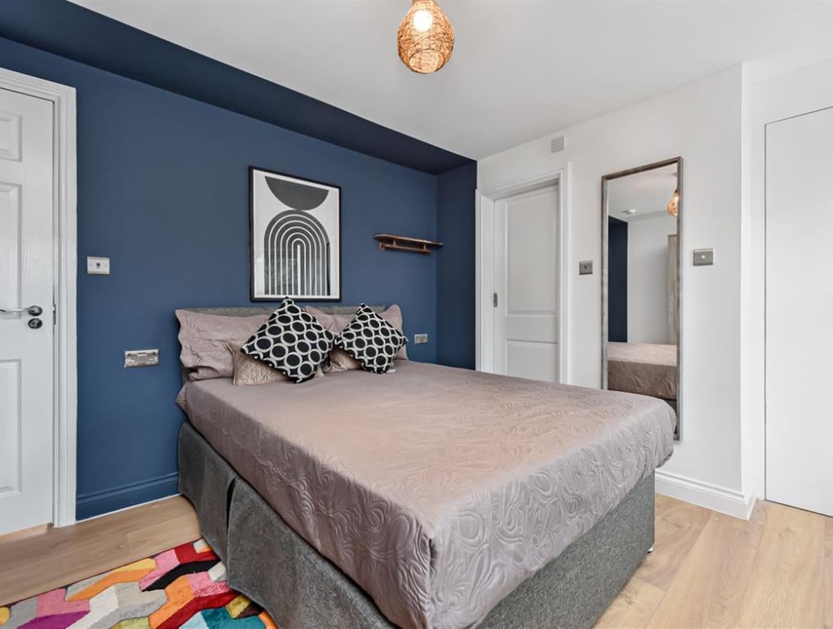 Flat Wingmore Road in Greater London