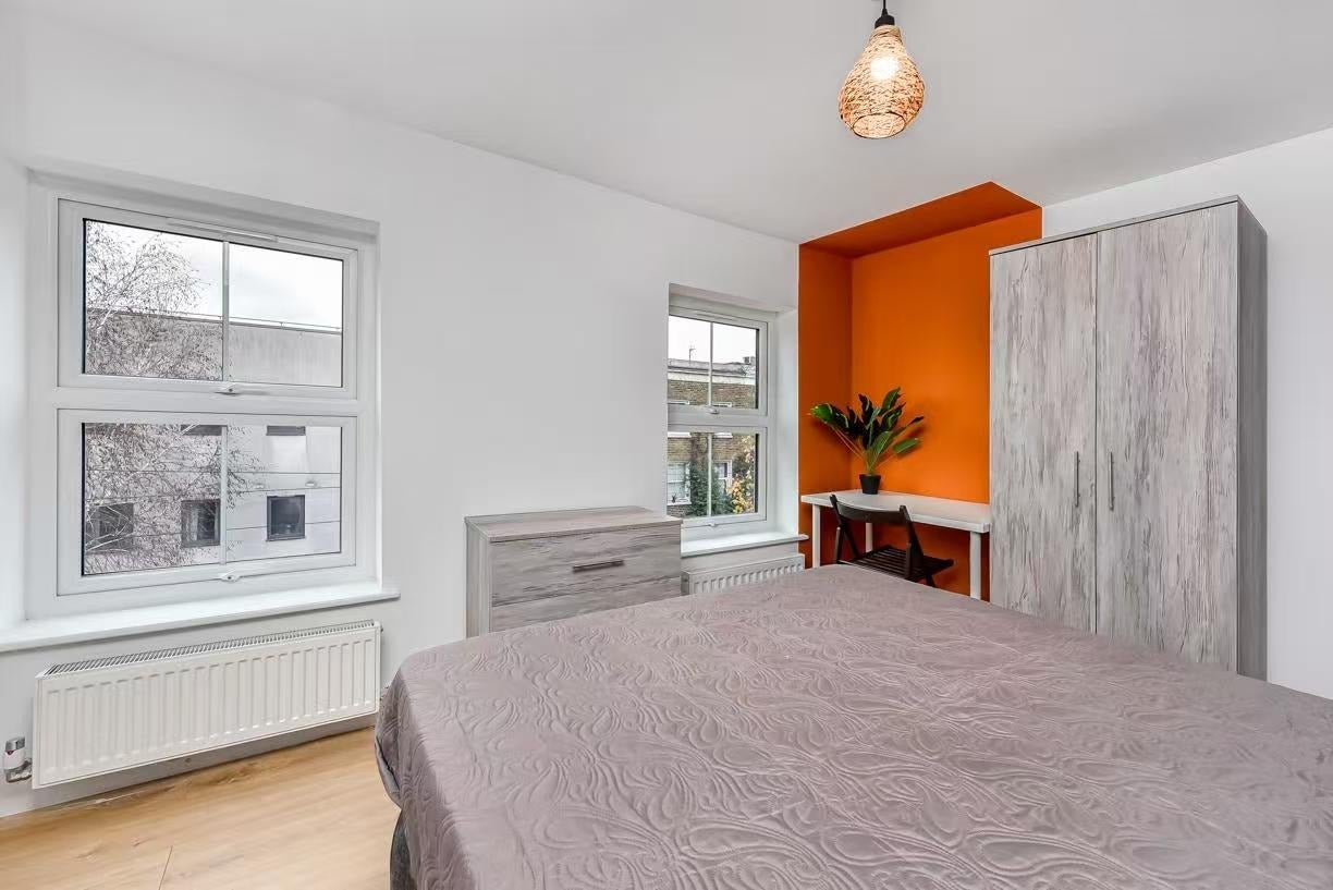 Flat Wingmore Road in Greater London