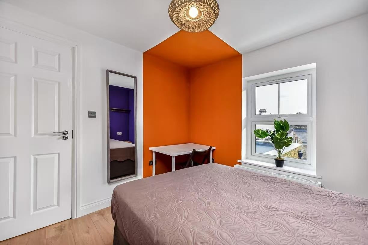 Flat Wingmore Road in Greater London