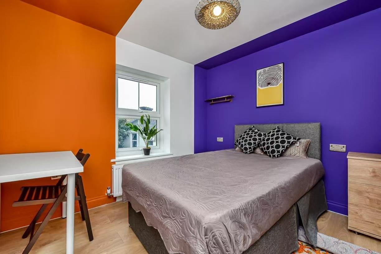 Flat Wingmore Road in Greater London