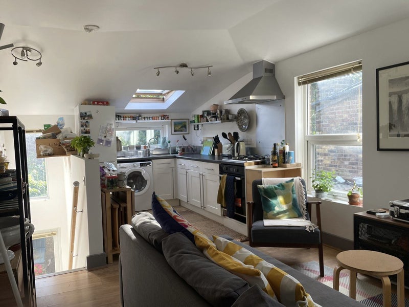 Room Merton Road in Greater London