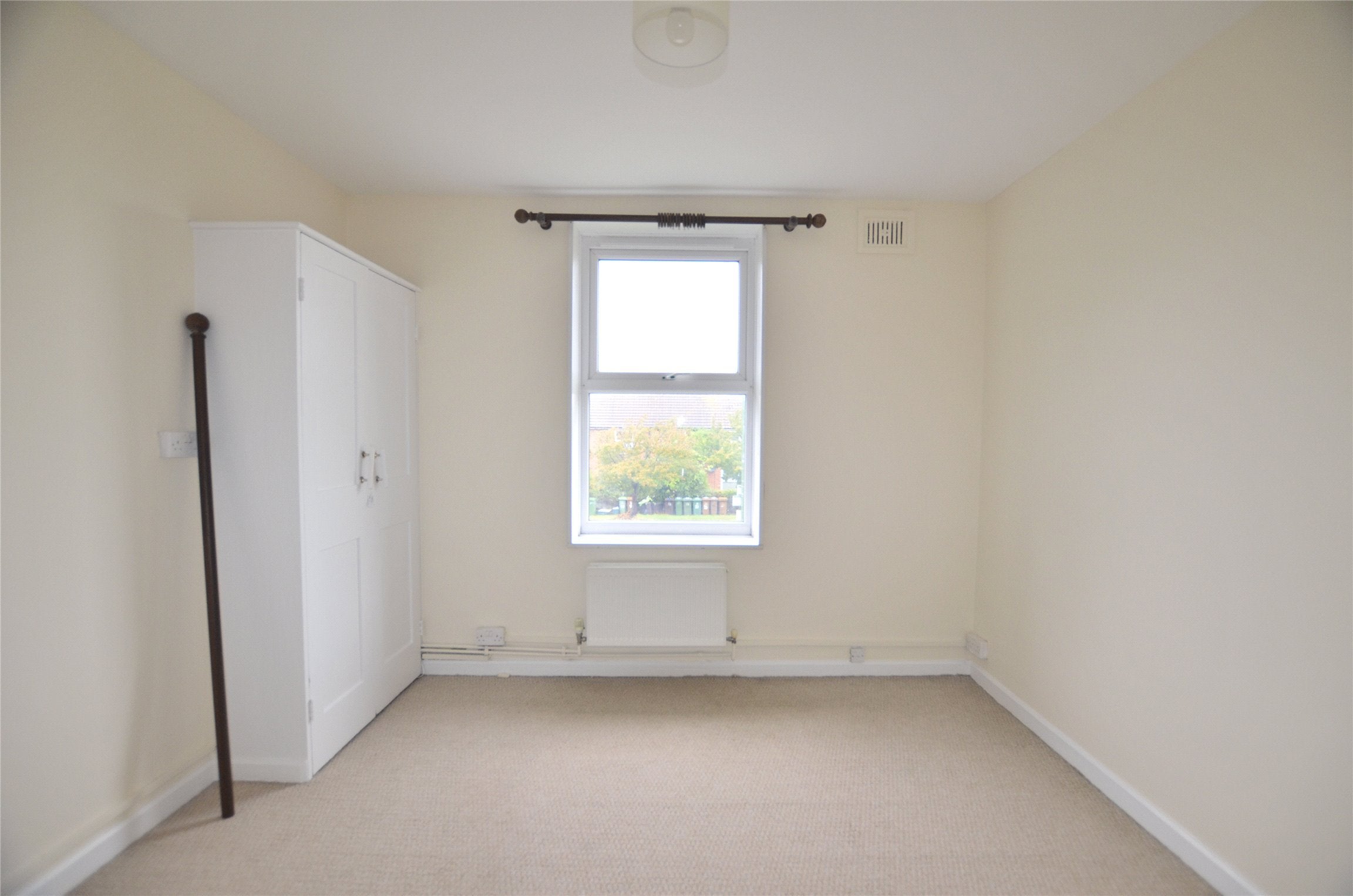 Flat Twyford Road in Greater London