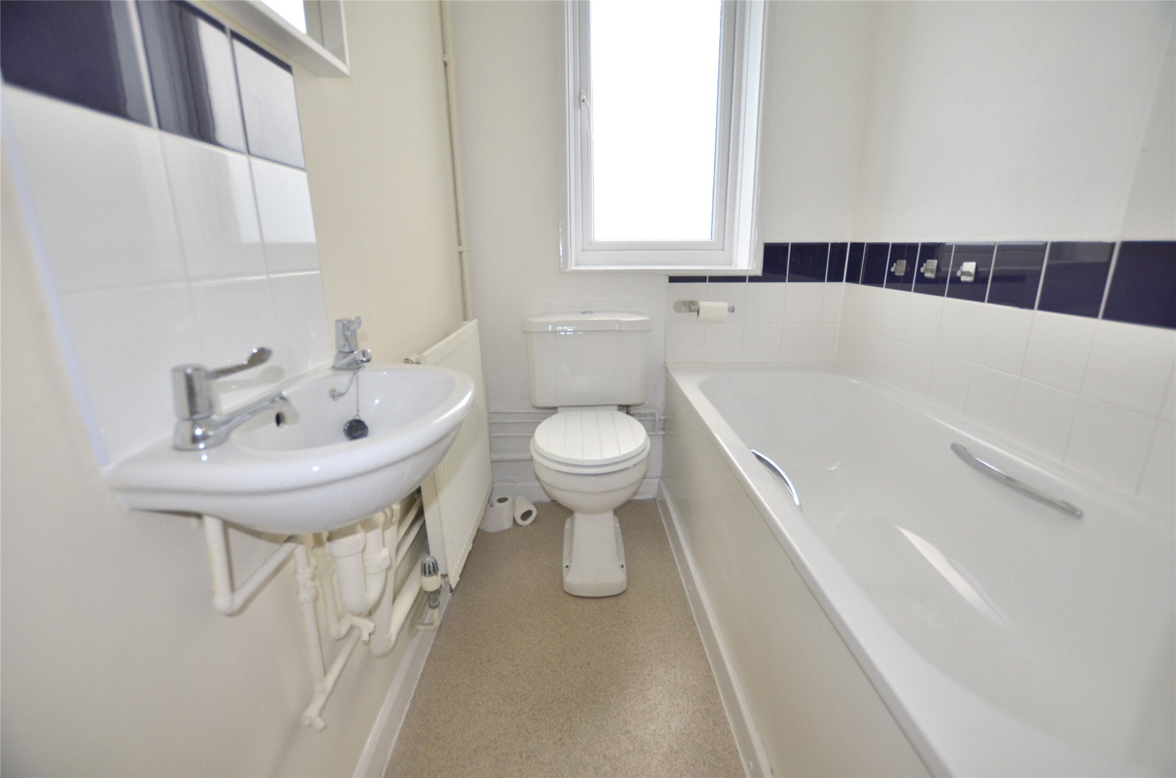 Flat Twyford Road in Greater London