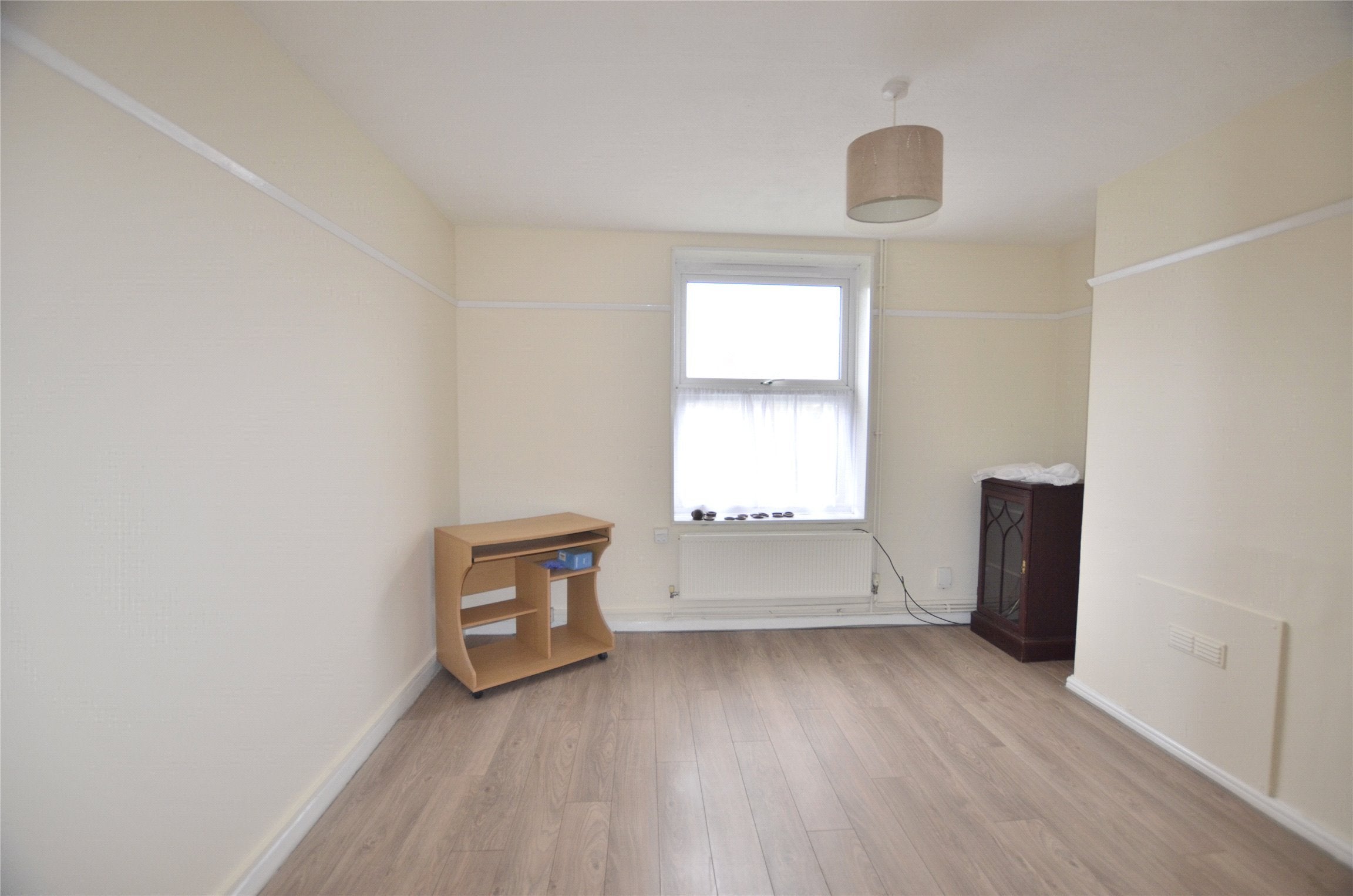 Flat Twyford Road in Greater London