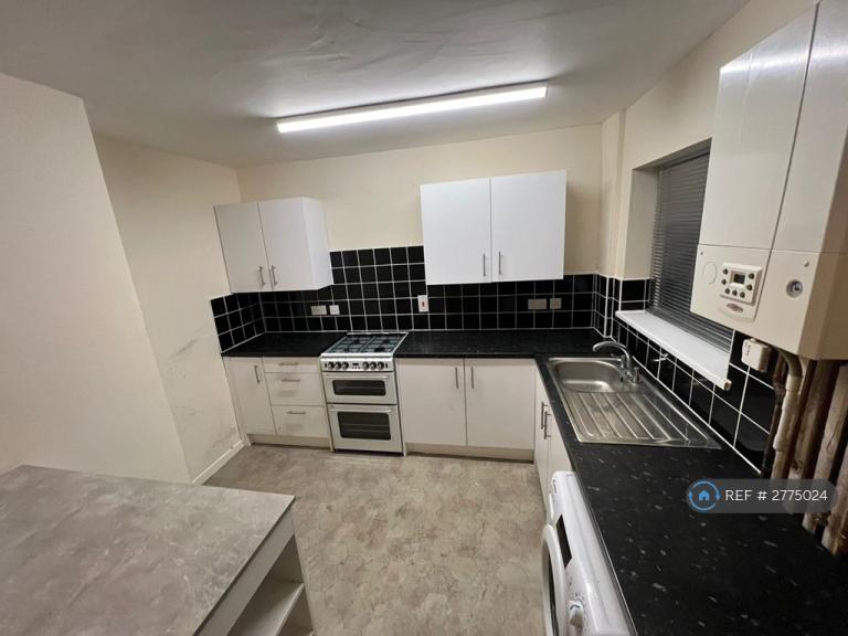 House Thornfield Grove in Salford