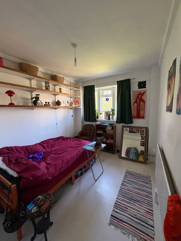 Room Nunhead Lane in Greater London