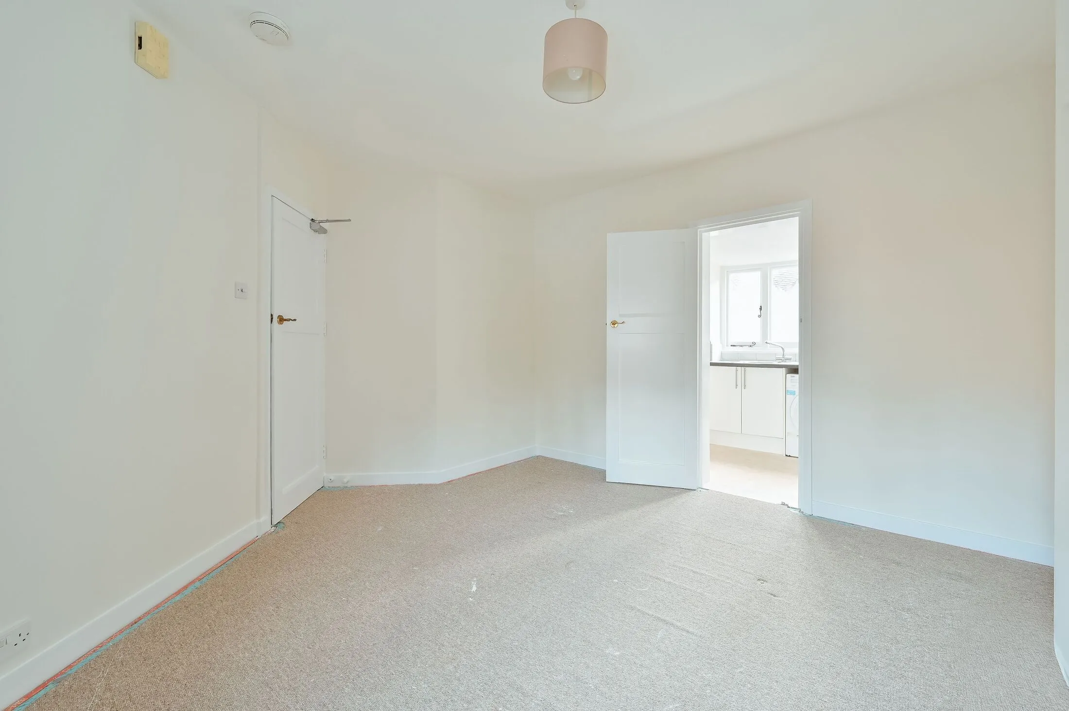 Flat Holly Bank in Dacorum