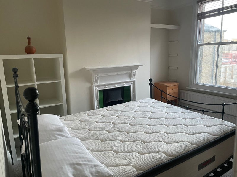 Room Sudbourne Road in Greater London