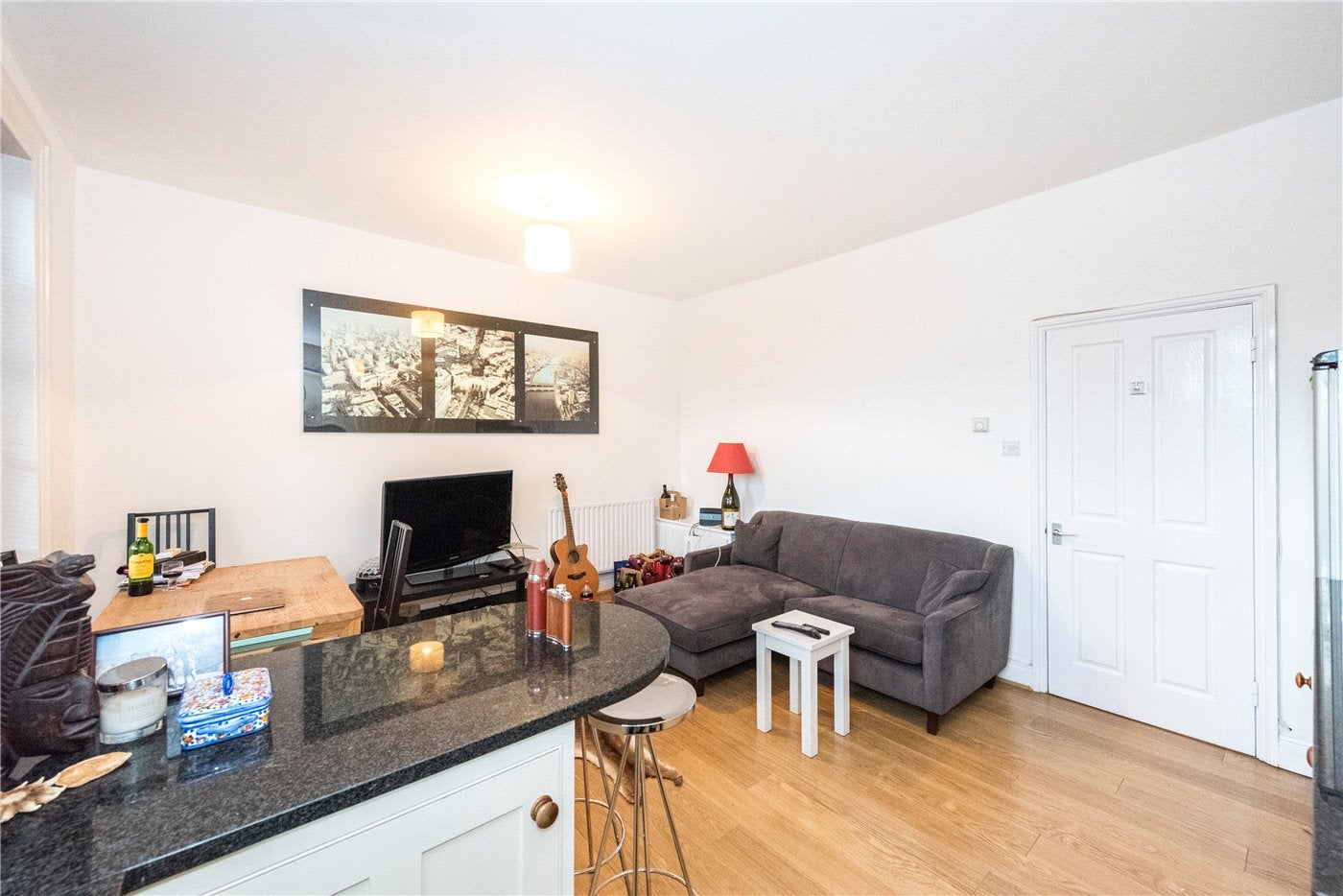 Flat Cruikshank Street in Greater London