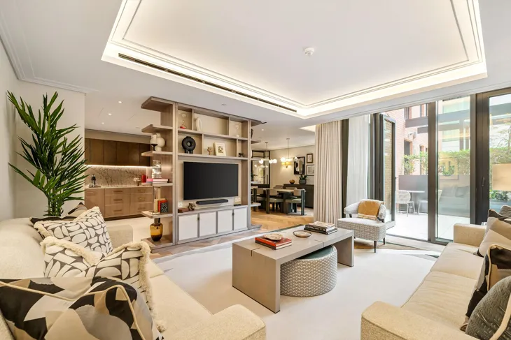 Flat Basil Street in Greater London