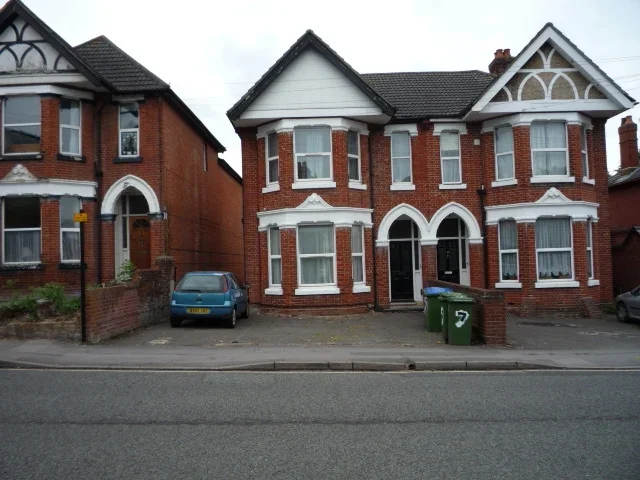 Flat Shaftesbury Avenue in Southampton