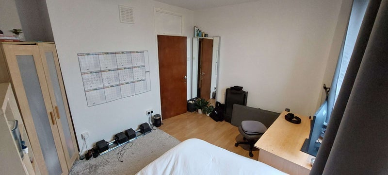 Room Iron Mill Road in Greater London