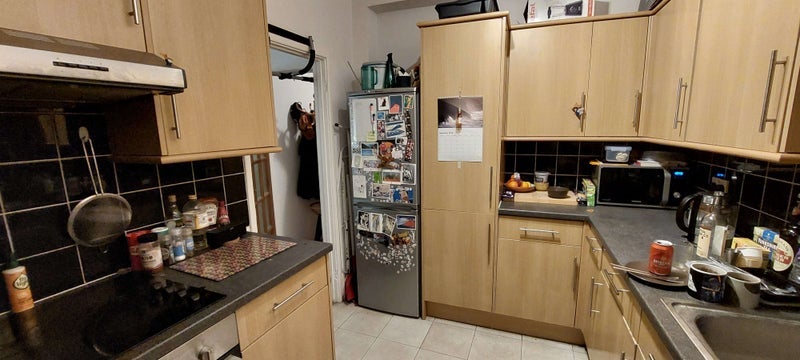 Room Iron Mill Road in Greater London