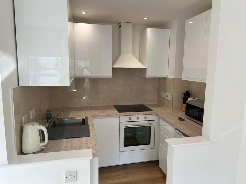 Flat Sinclair Road in Greater London