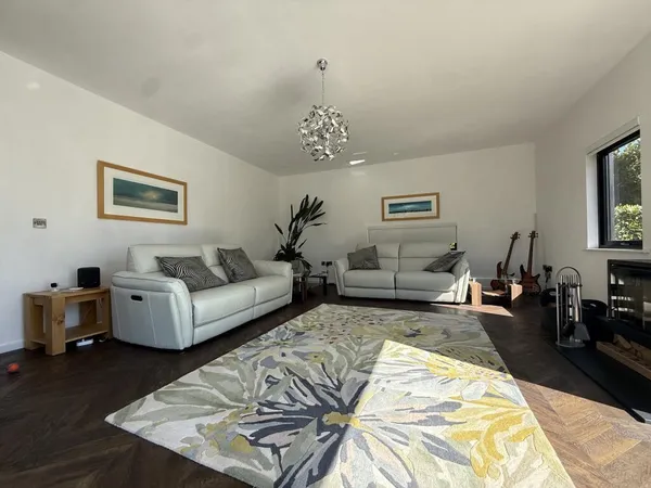 Flat Burgess Fields in Maidstone