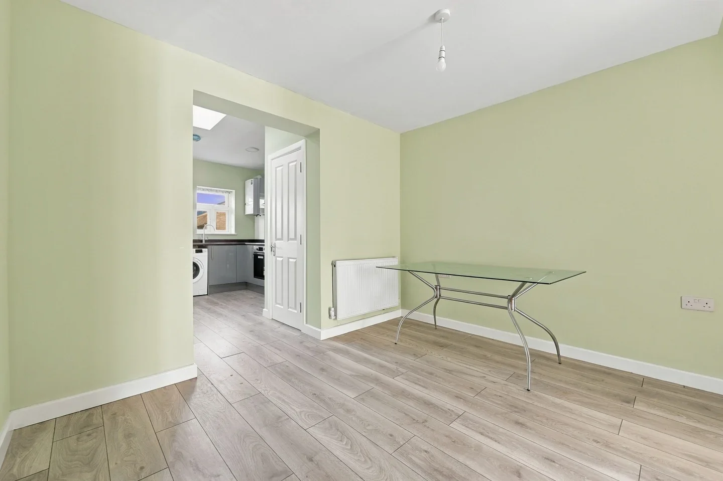 Flat Chelmer Crescent in Greater London