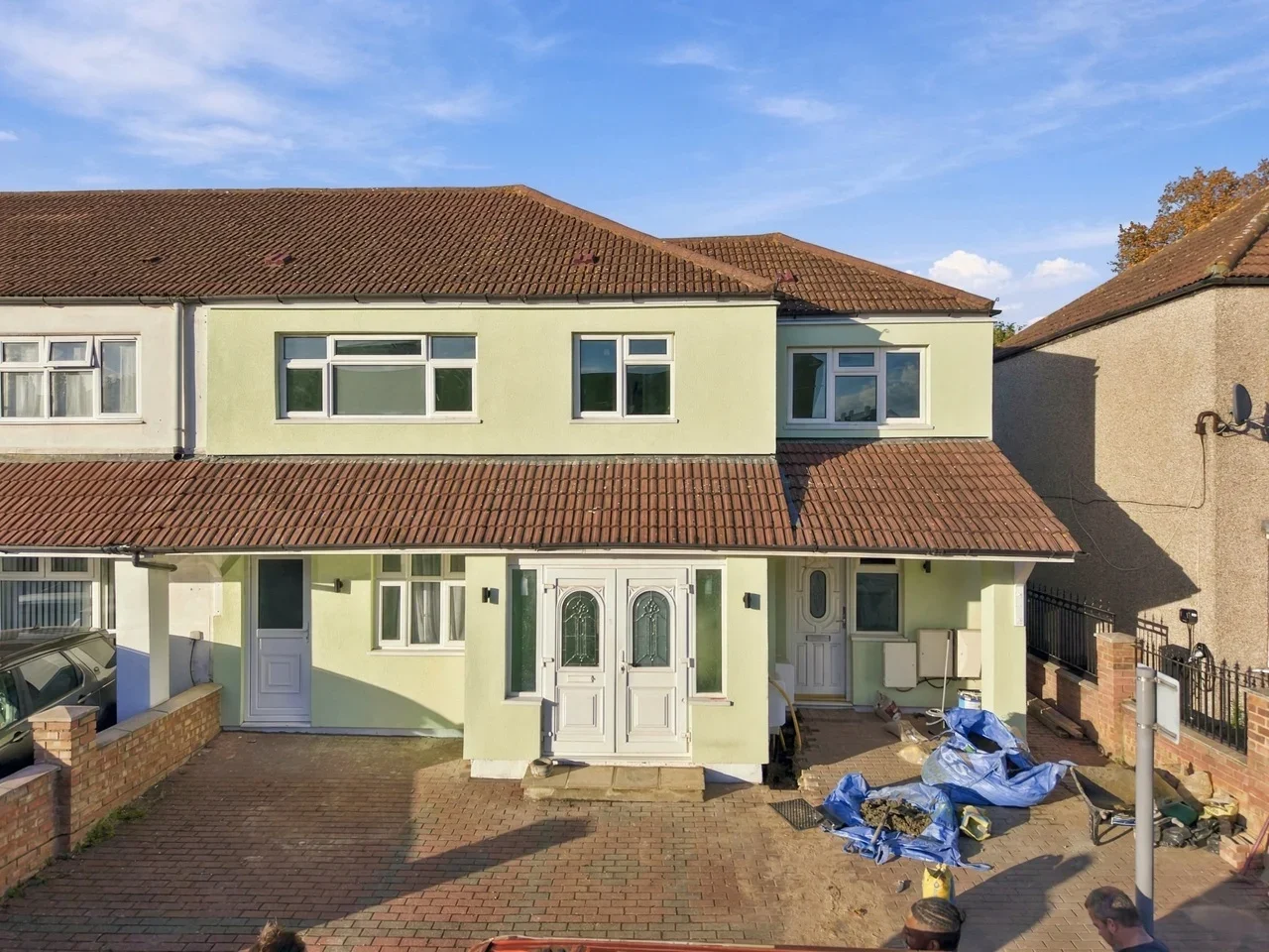 Flat Chelmer Crescent in Greater London