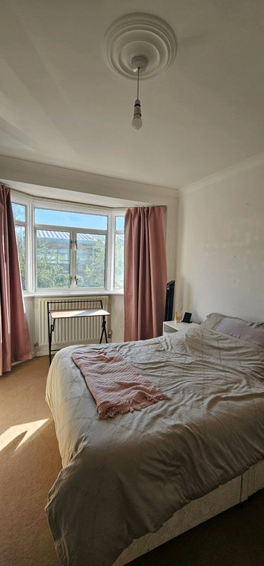 Room Hillbrook Road in Greater London