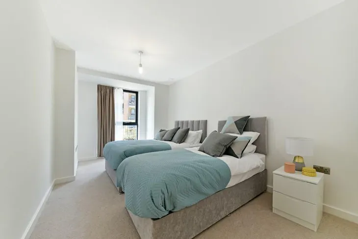 Flat Copperwood Place in Greater London