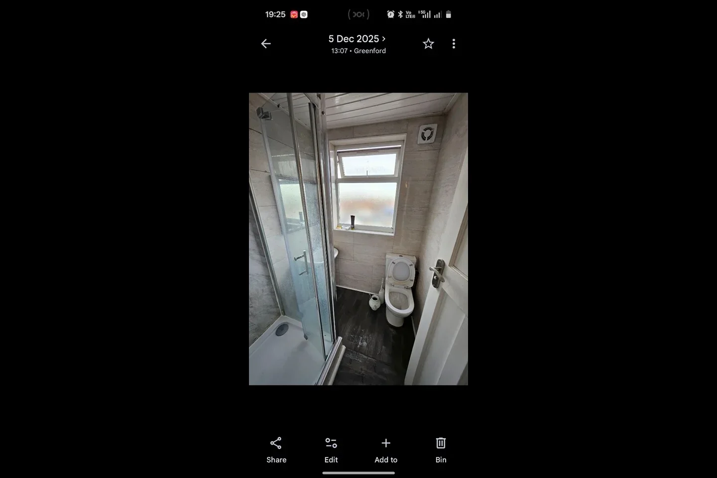 Room The Broadway in Greater London