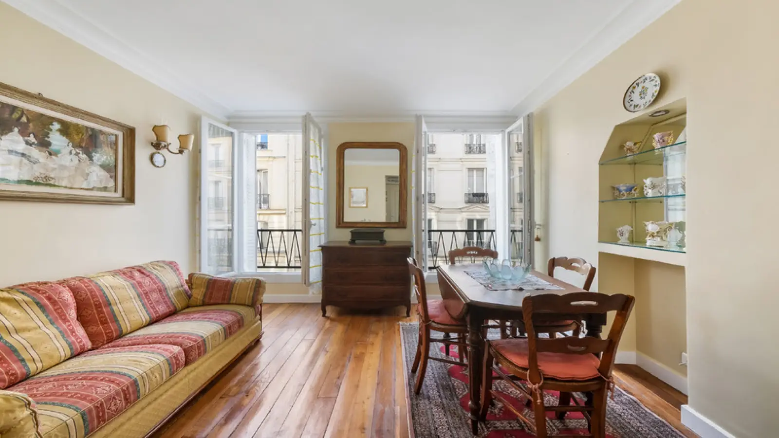 Flat Rue de Latran in Paris