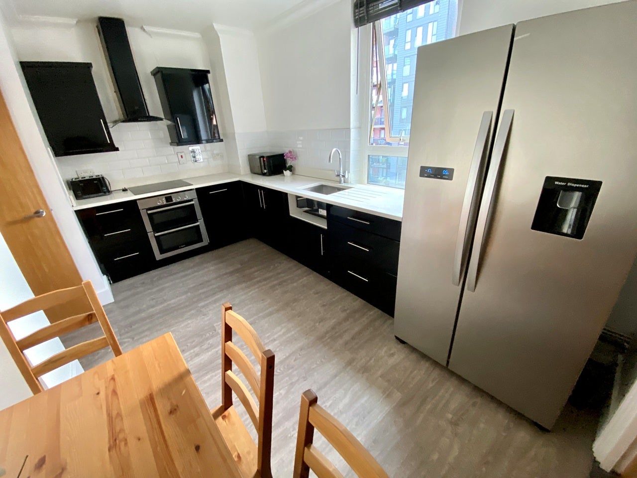 Room Lanark Square in Greater London