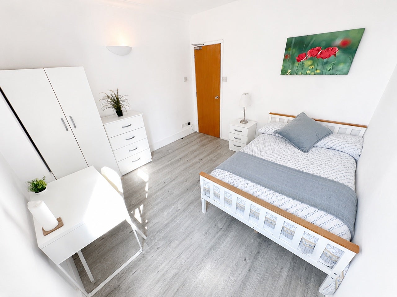 Room Lanark Square in Greater London