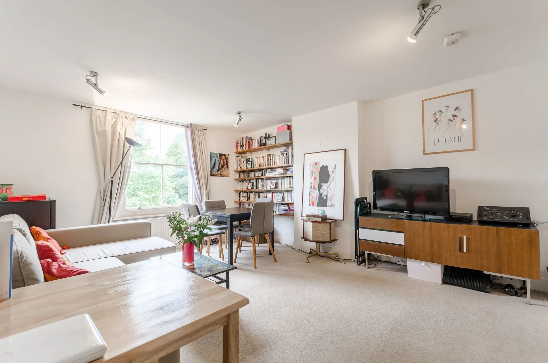 Flat Highbury Hill in Greater London