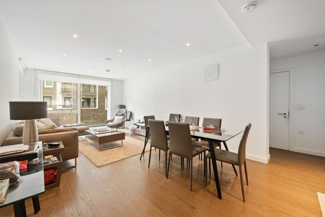 Flat Sayer Street in Greater London