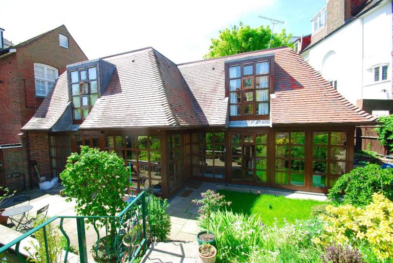 House Rosecroft Avenue in Greater London