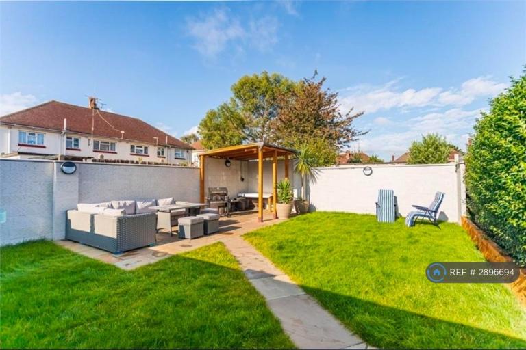 Flat Trinidad Crescent in Poole