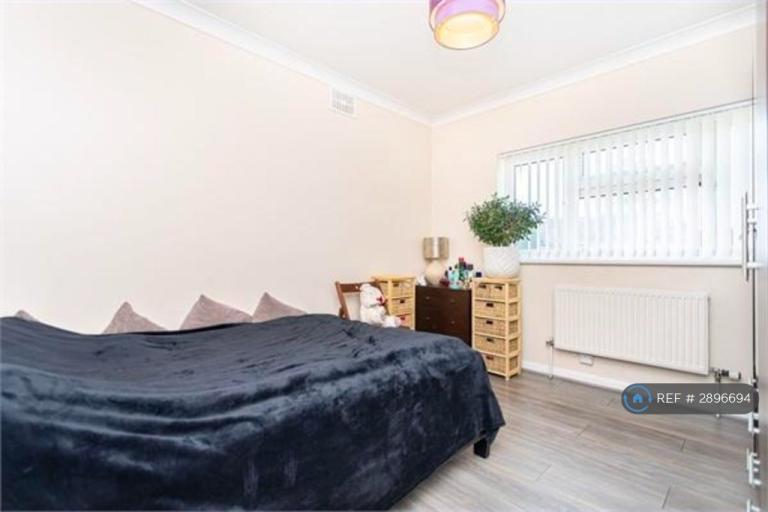 Flat Trinidad Crescent in Poole