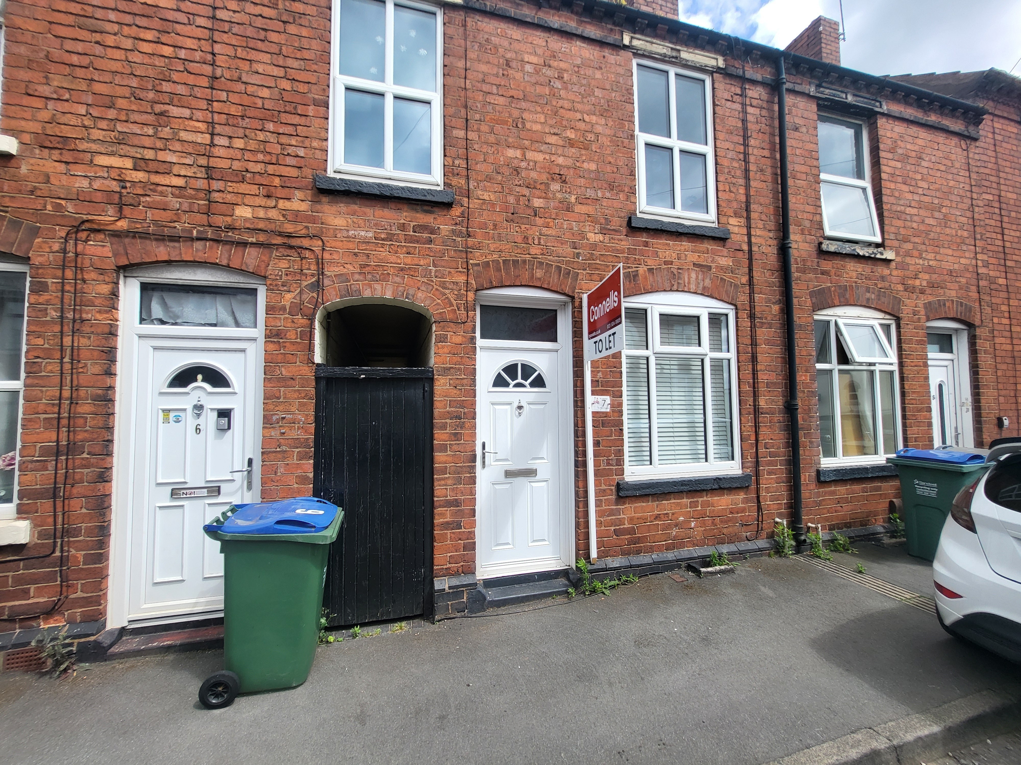 House Highfield Road in Sandwell