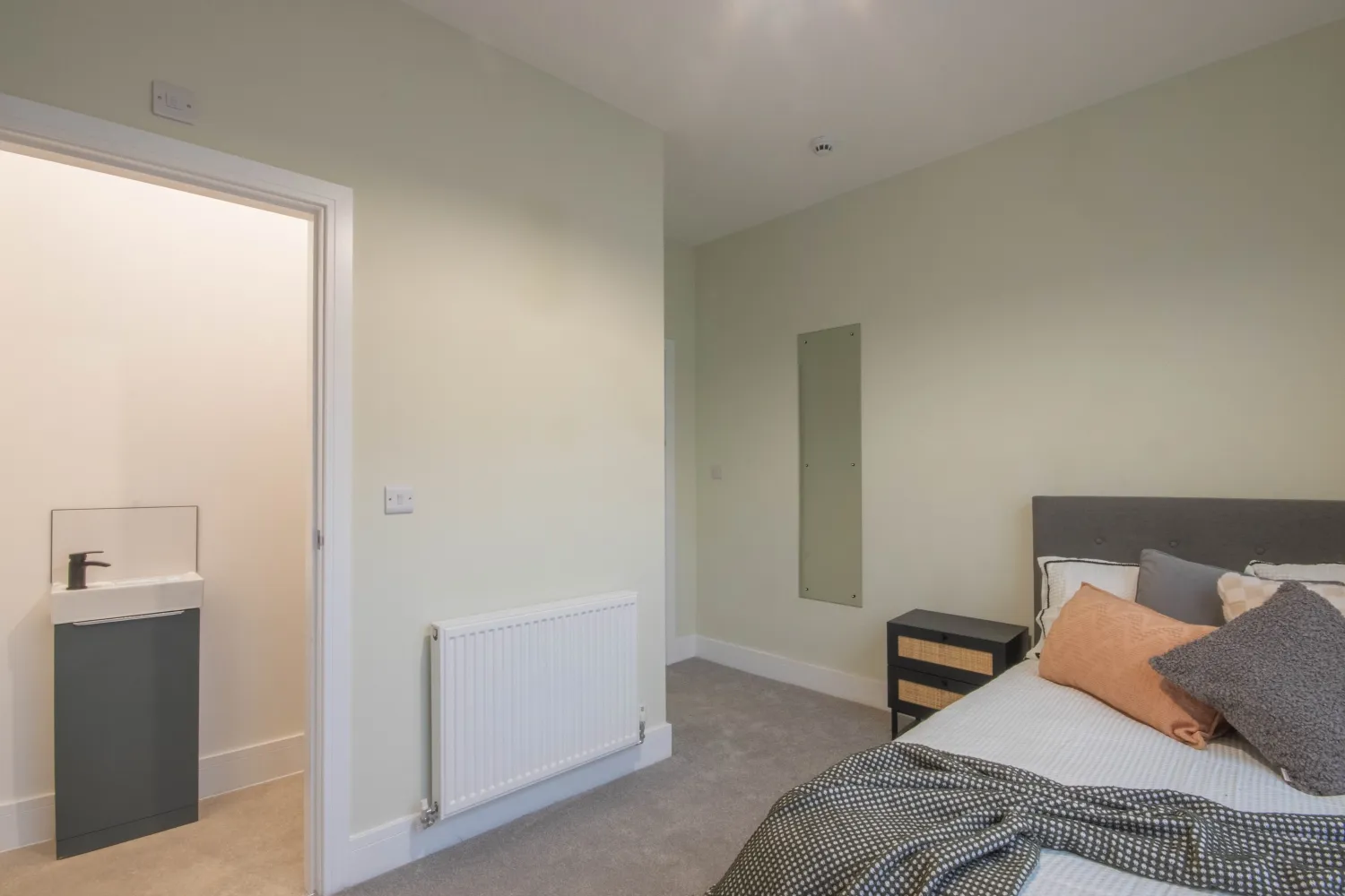 Room Hemlock Avenue in Nottingham