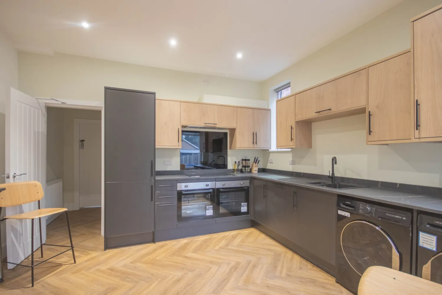 Room Hemlock Avenue in Nottingham