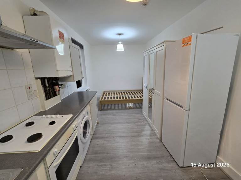 Flat Lorne Road in Greater London
