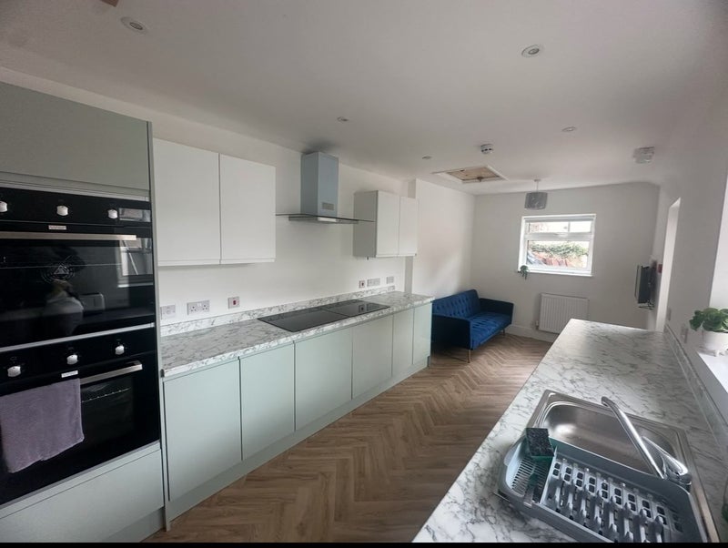 Room Lodge Causeway in Bristol