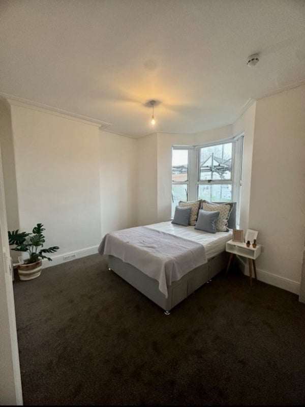 Room Lodge Causeway in Bristol