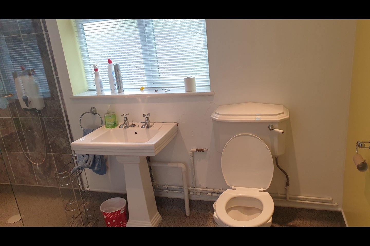 Room Stourbridge Road in Brierley Hill